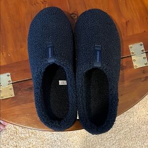 Bombas Plush Sherpa Slip-On Slippers in Dark Blue